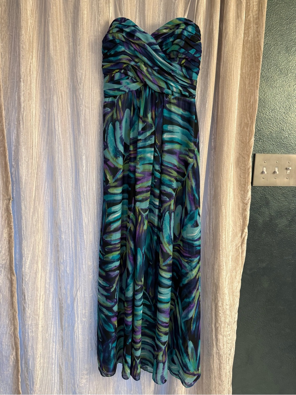 XSCAPE strapless cocktail gown Wedding
Guest option sz. 6